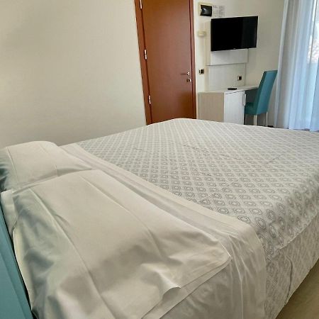 Hotel Corallo Fano Esterno foto