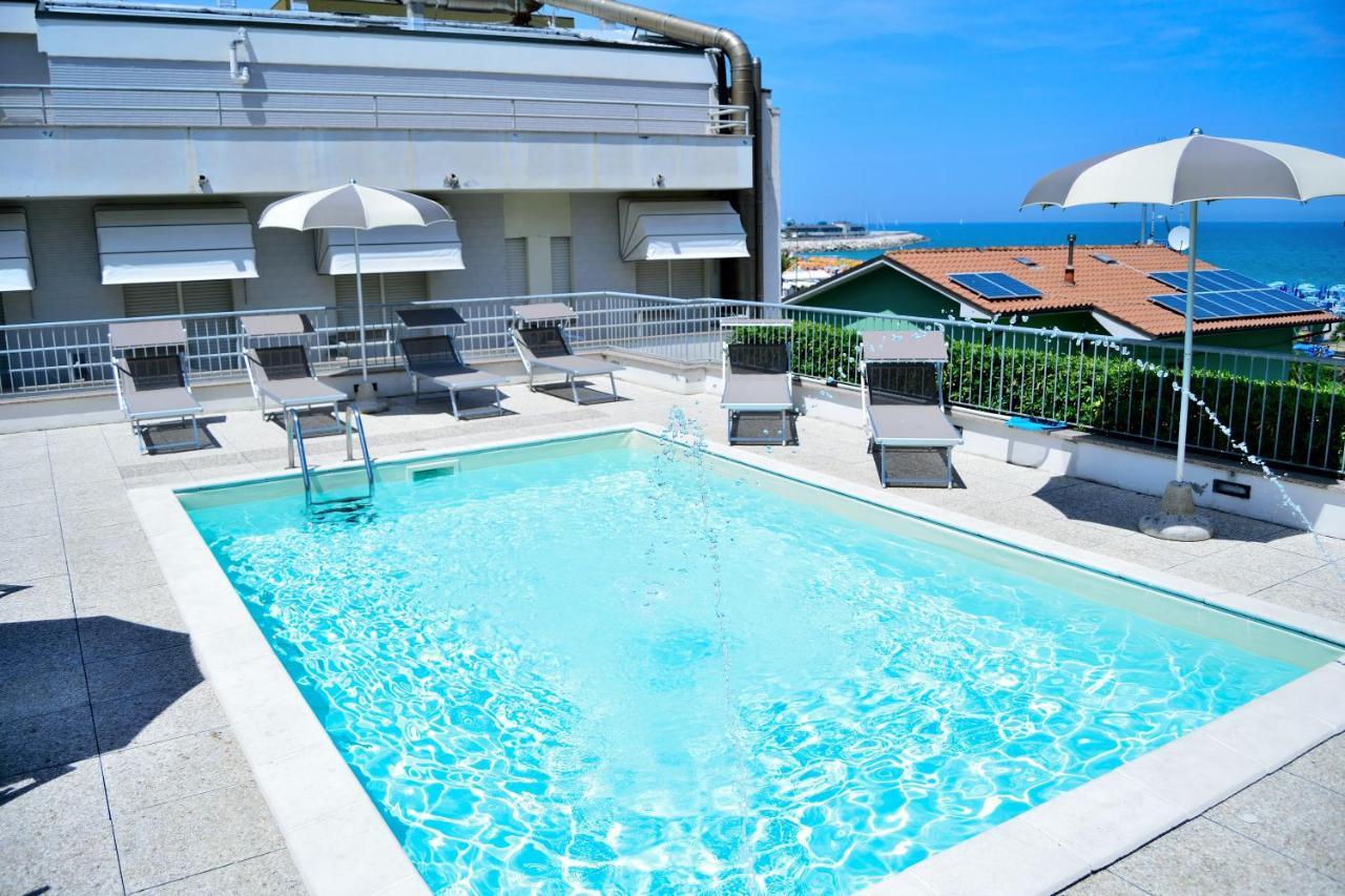Hotel Corallo Fano Esterno foto