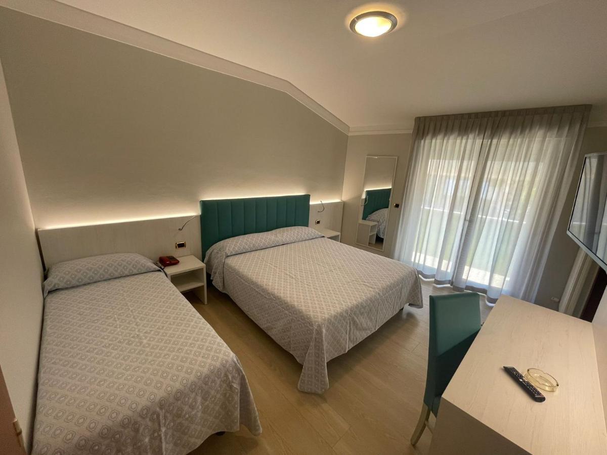 Hotel Corallo Fano Esterno foto
