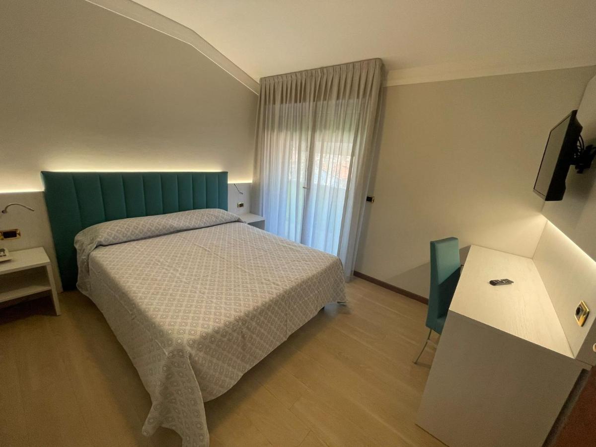 Hotel Corallo Fano Esterno foto