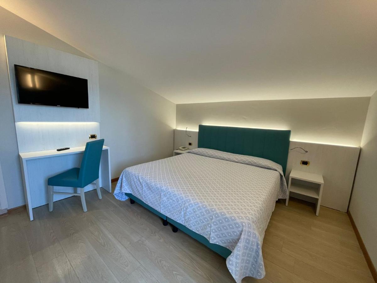 Hotel Corallo Fano Esterno foto