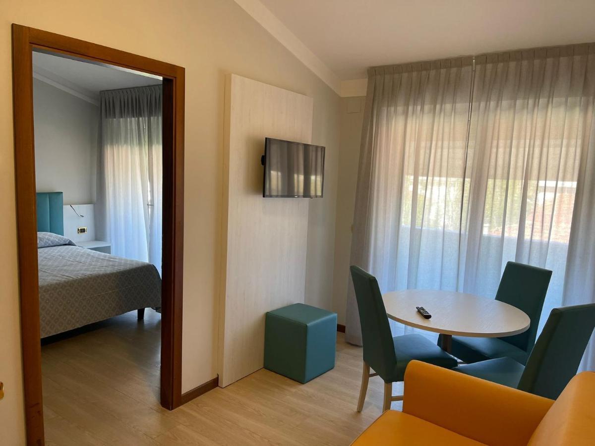 Hotel Corallo Fano Esterno foto