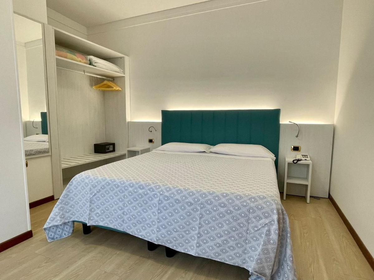 Hotel Corallo Fano Esterno foto