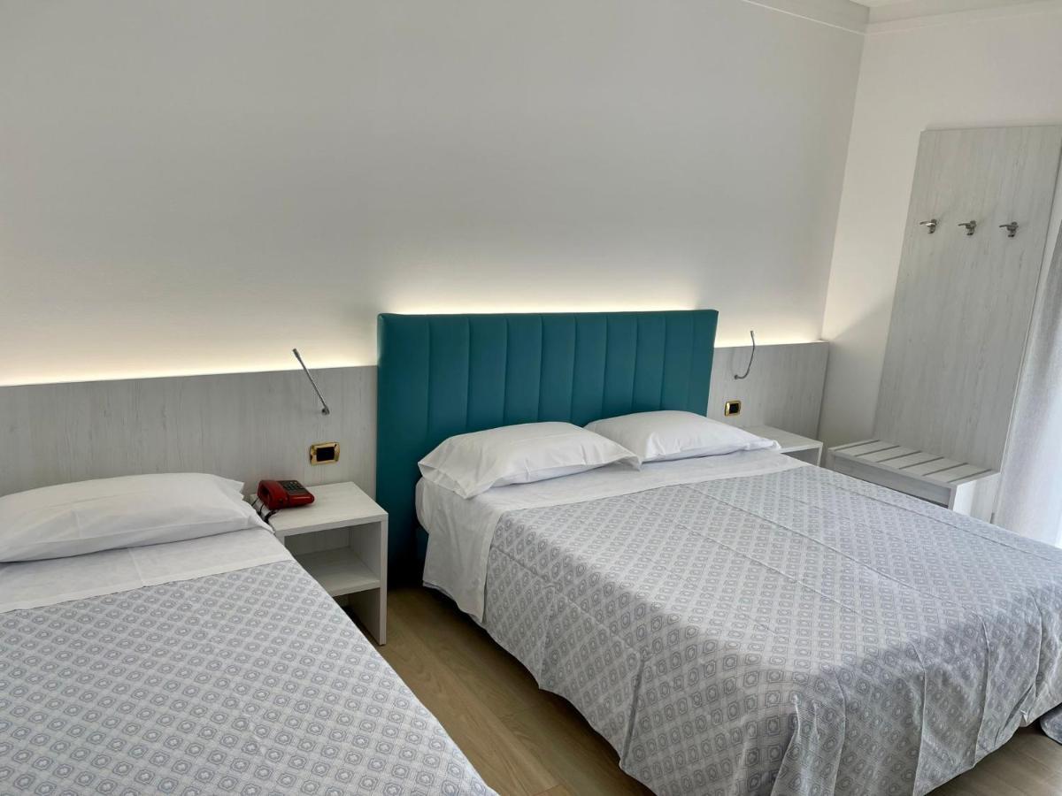 Hotel Corallo Fano Esterno foto