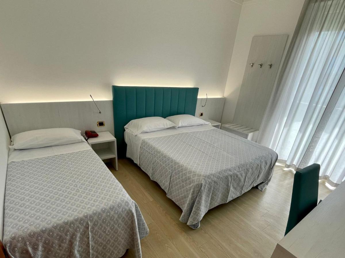 Hotel Corallo Fano Esterno foto