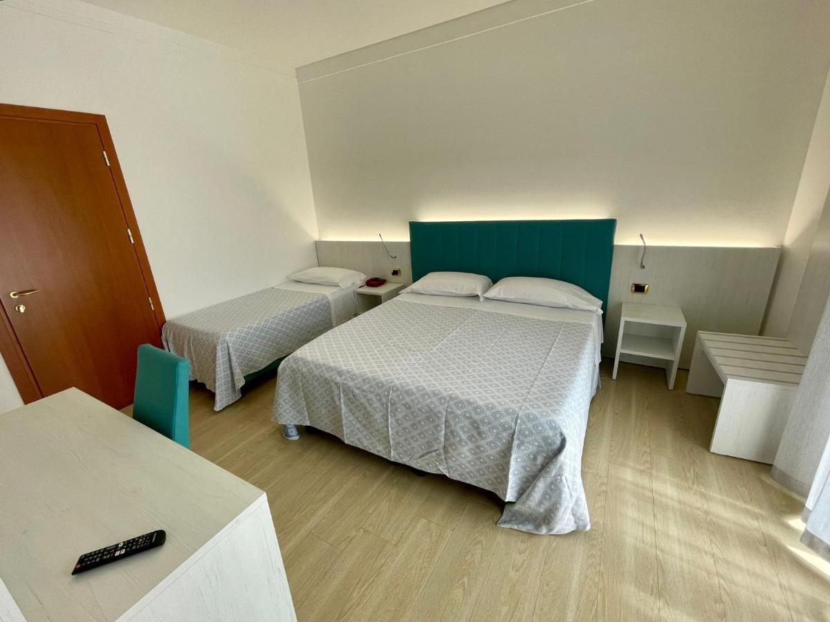 Hotel Corallo Fano Esterno foto