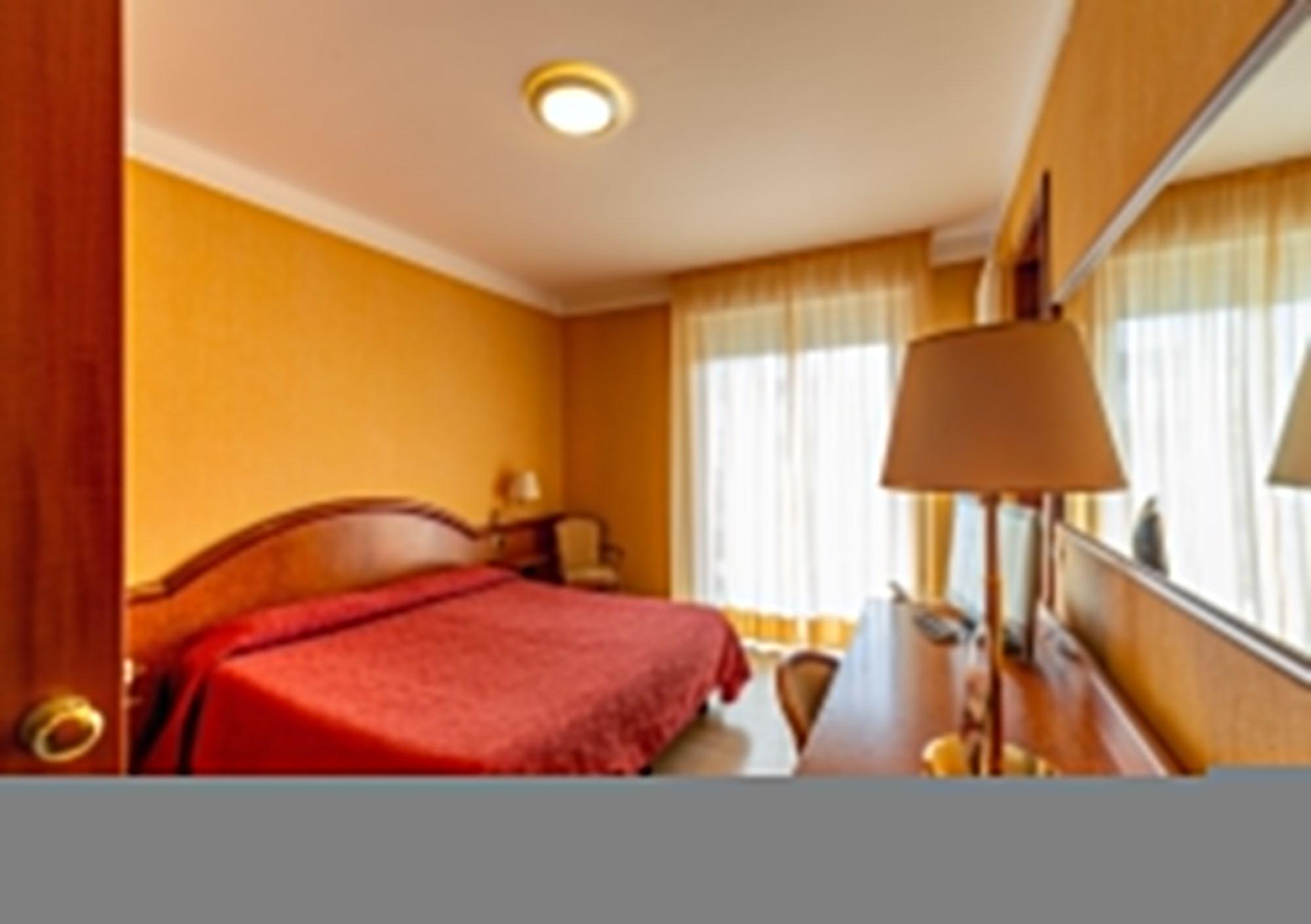 Hotel Corallo Fano Esterno foto